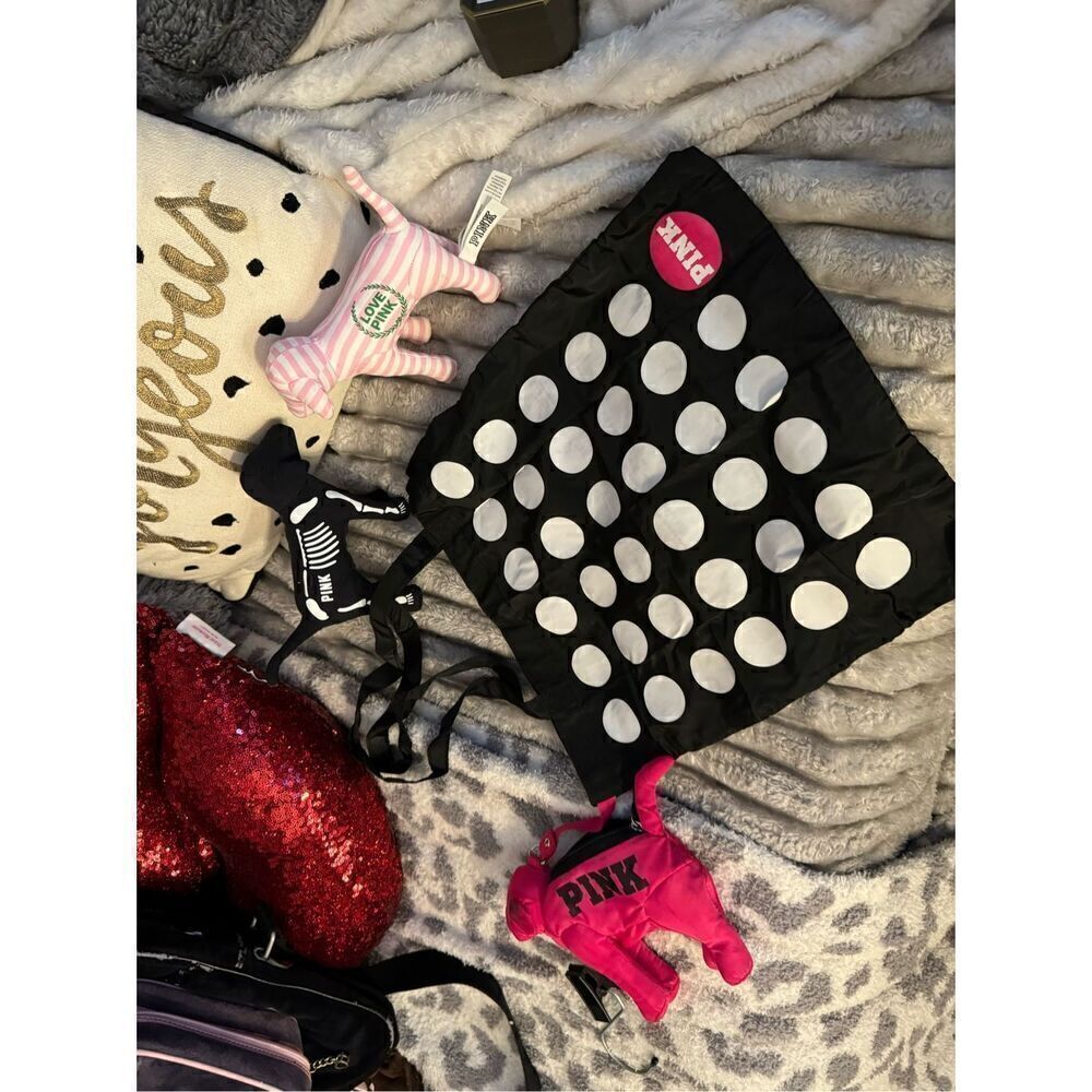 VS pink lot of 3 mini dog 1 w/removable tote - Picture 3 of 5